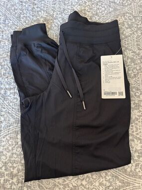 Lululemon Women’s Dance Studio Mid Rise 7/8 Jogger